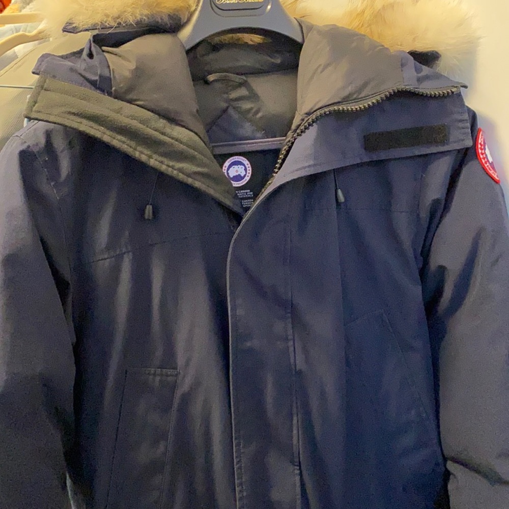 Navy Canada Goose parka with fur lining